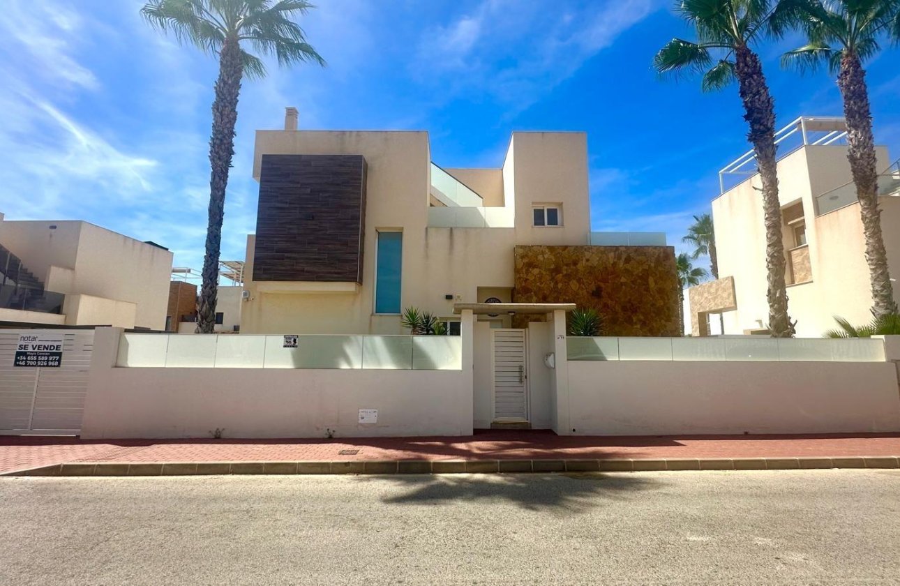Revente - Villa -
Torrevieja - Miramar - Torre Del Moro
