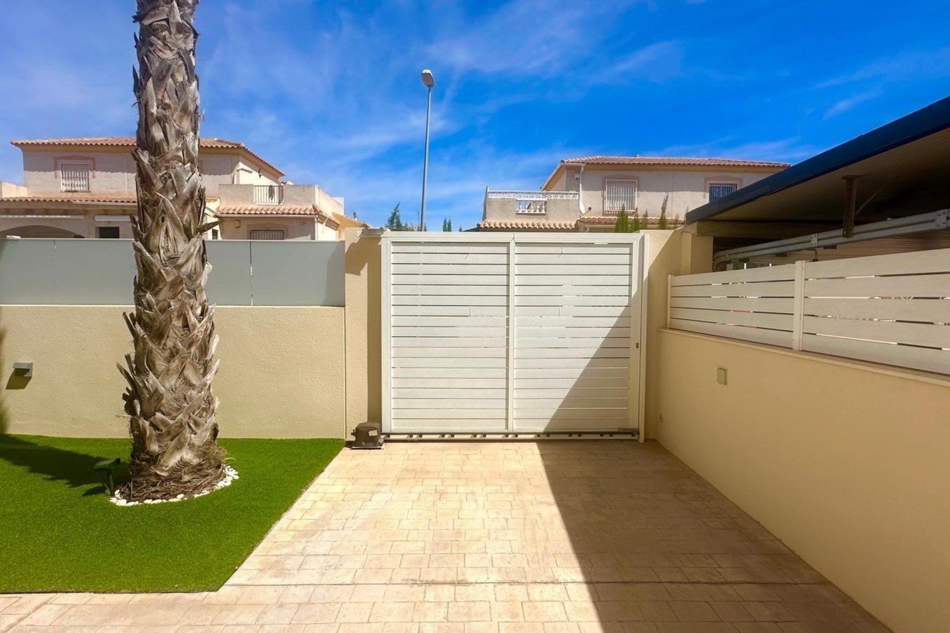 Revente - Villa -
Torrevieja - Miramar - Torre Del Moro