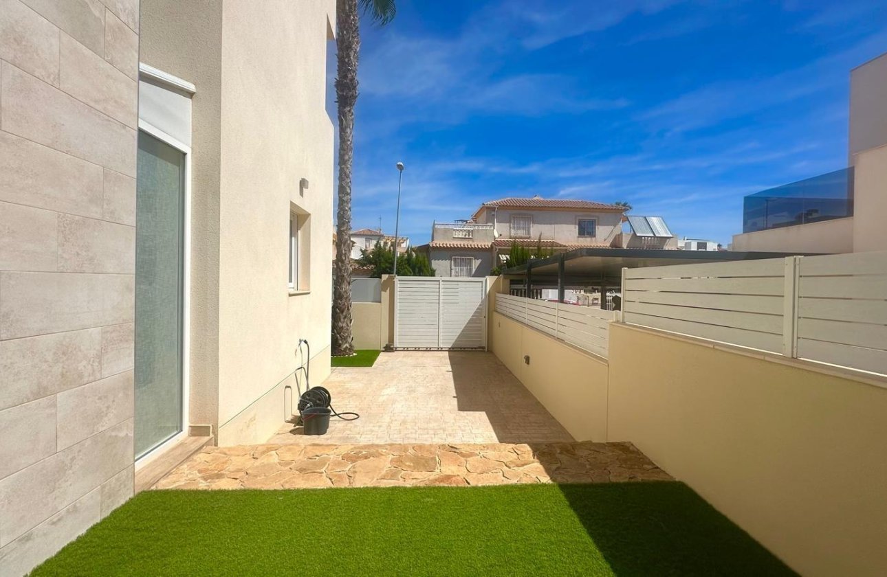 Revente - Villa -
Torrevieja - Miramar - Torre Del Moro