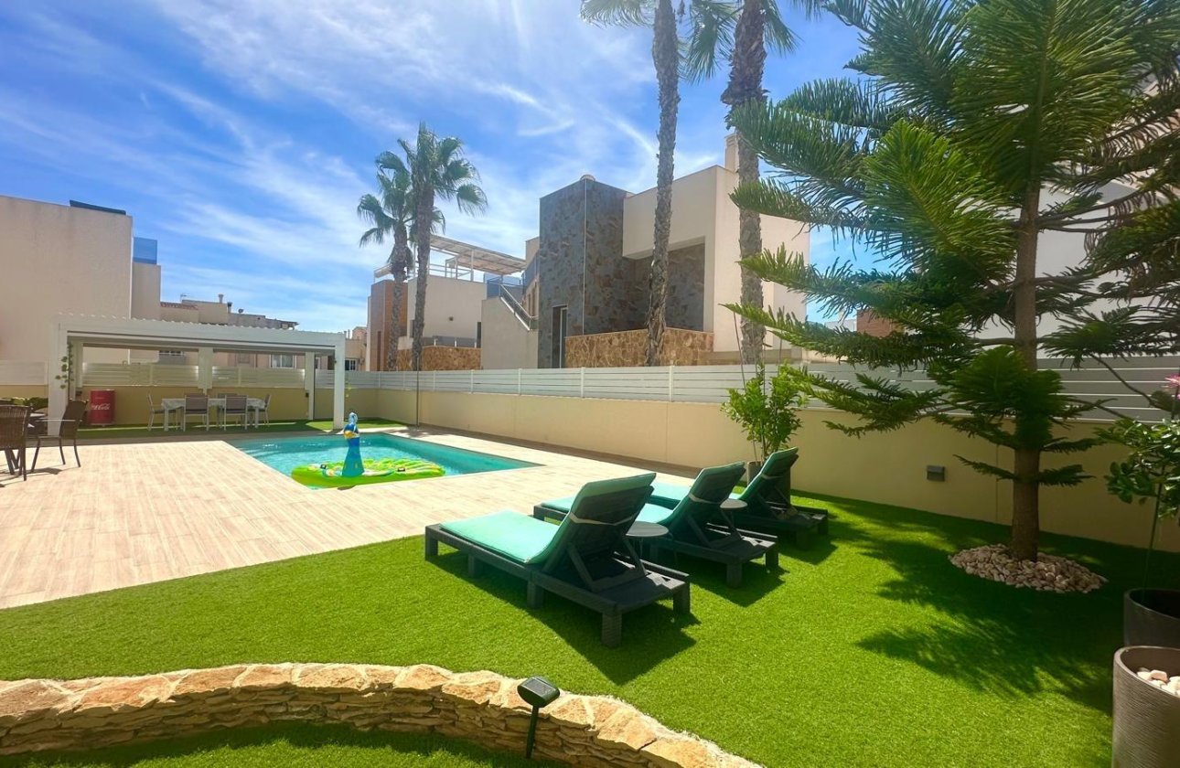 Revente - Villa -
Torrevieja - Miramar - Torre Del Moro