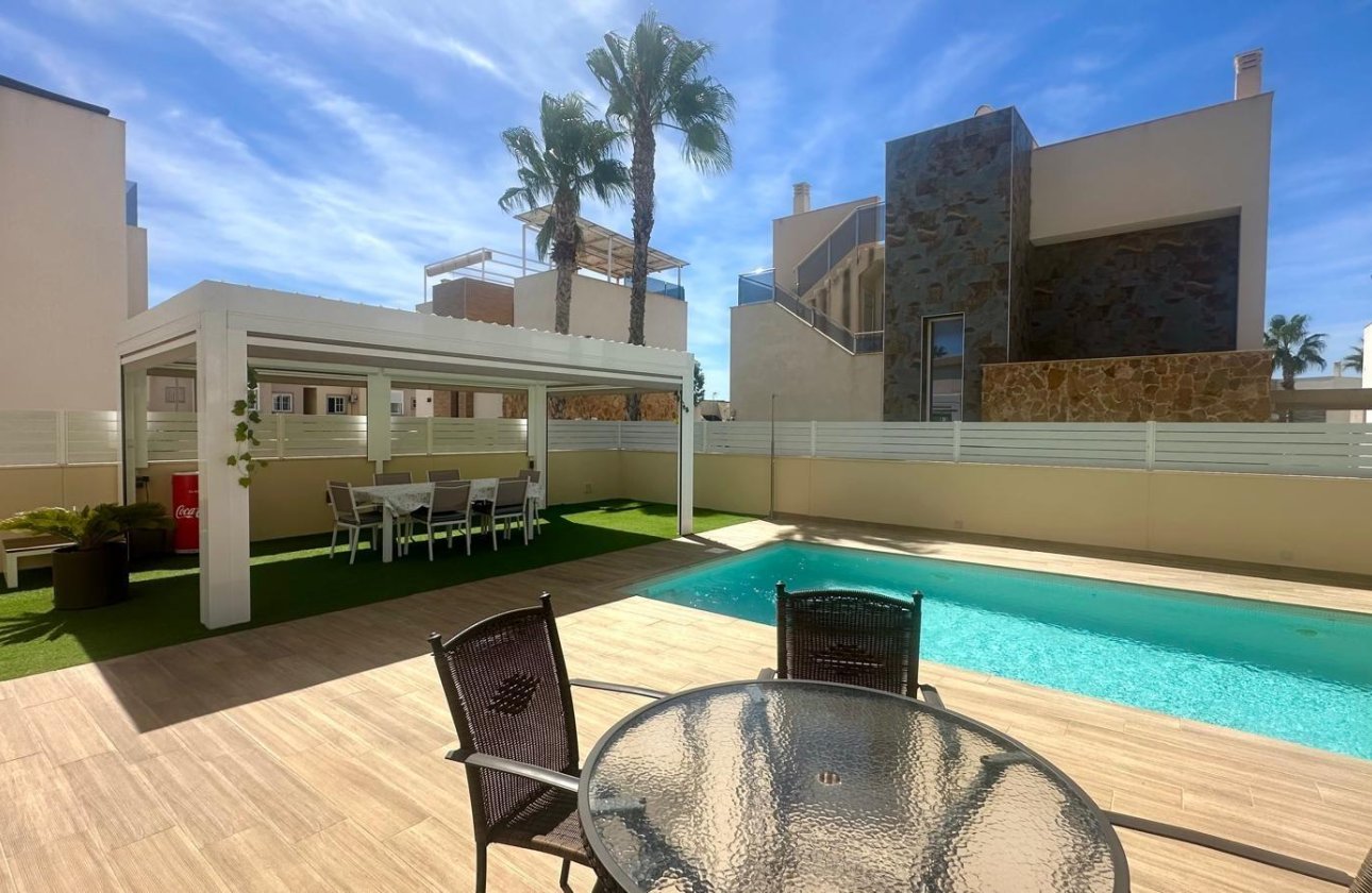 Revente - Villa -
Torrevieja - Miramar - Torre Del Moro