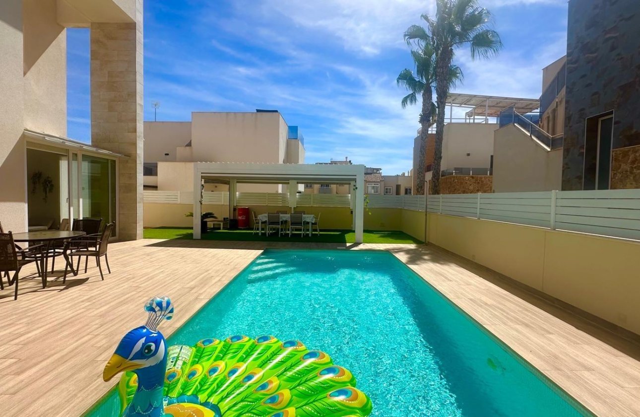 Revente - Villa -
Torrevieja - Miramar - Torre Del Moro