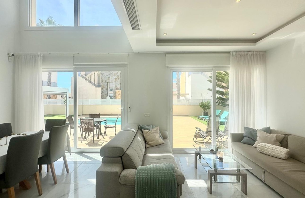 Revente - Villa -
Torrevieja - Miramar - Torre Del Moro