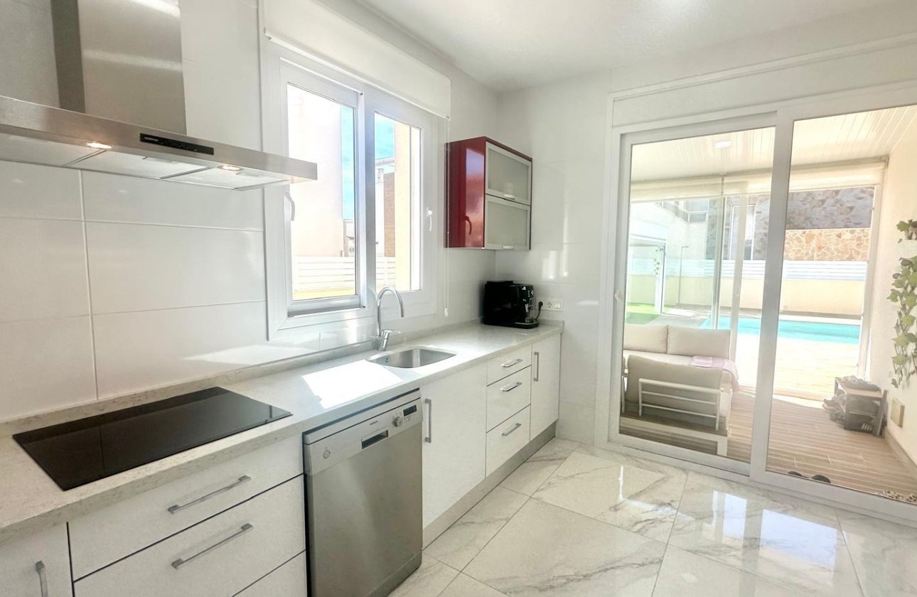 Revente - Villa -
Torrevieja - Miramar - Torre Del Moro