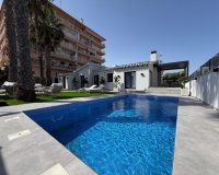 Revente - Villa -
Torrevieja - Punta Prima