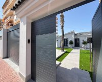Revente - Villa -
Torrevieja - Punta Prima