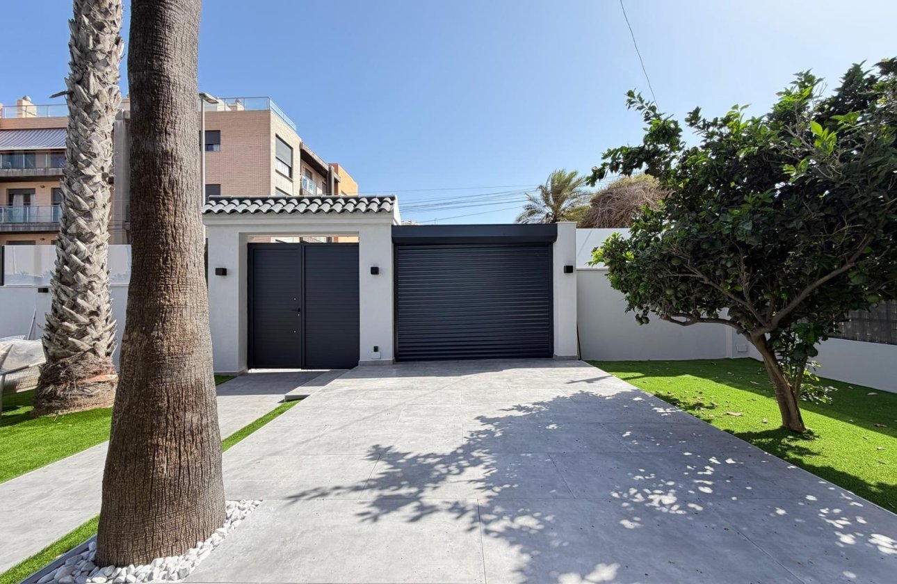 Revente - Villa -
Torrevieja - Punta Prima