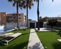 Revente - Villa -
Torrevieja - Punta Prima