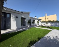 Revente - Villa -
Torrevieja - Punta Prima
