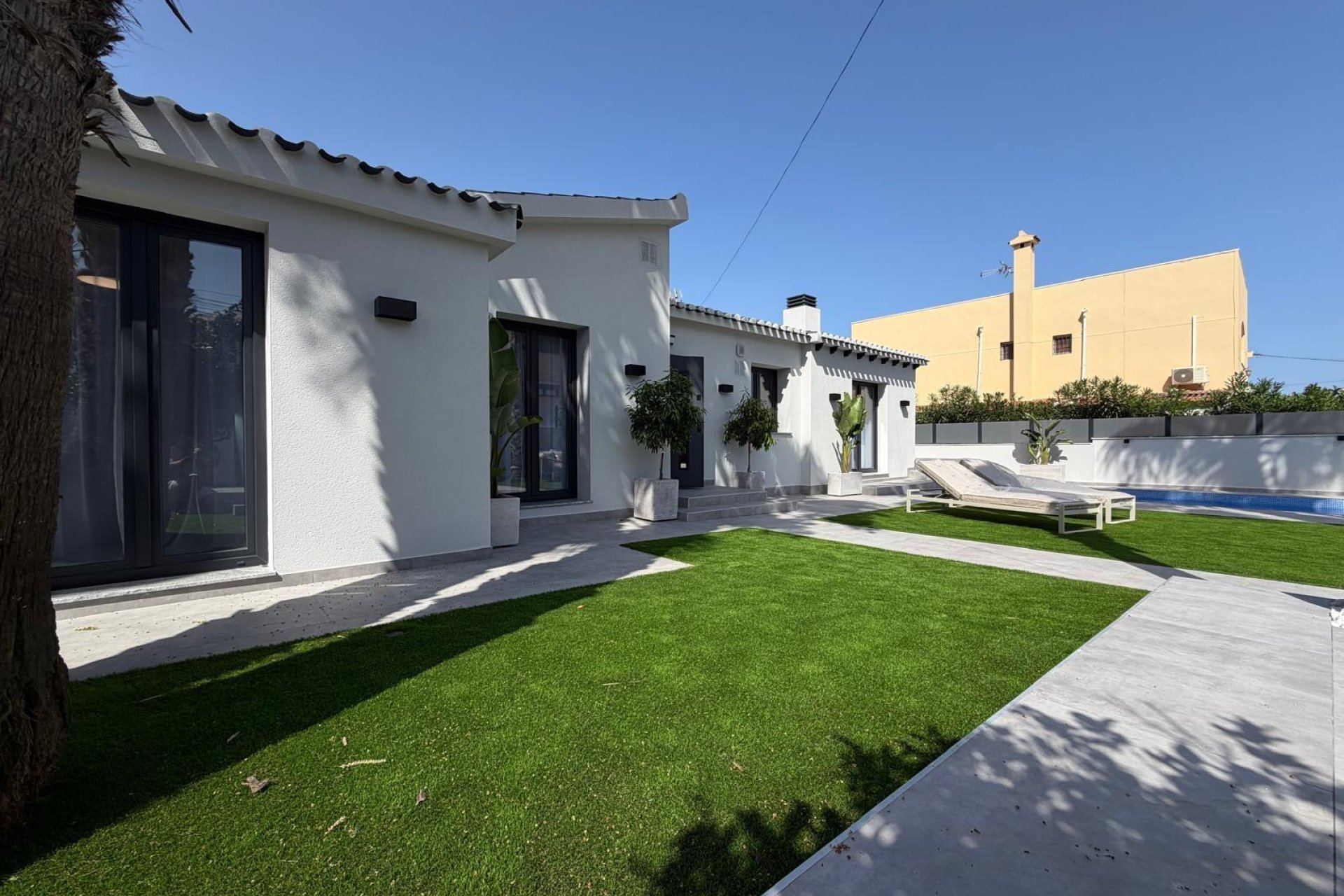 Revente - Villa -
Torrevieja - Punta Prima