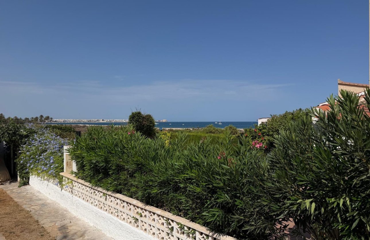 Revente - Villa -
Torrevieja - Punta Prima