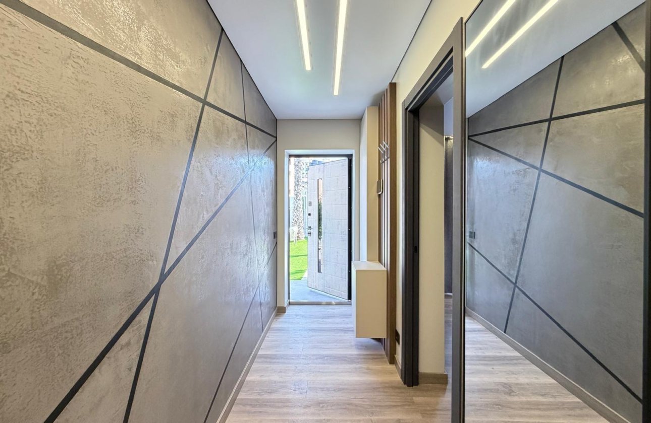 Revente - Villa -
Torrevieja - Punta Prima