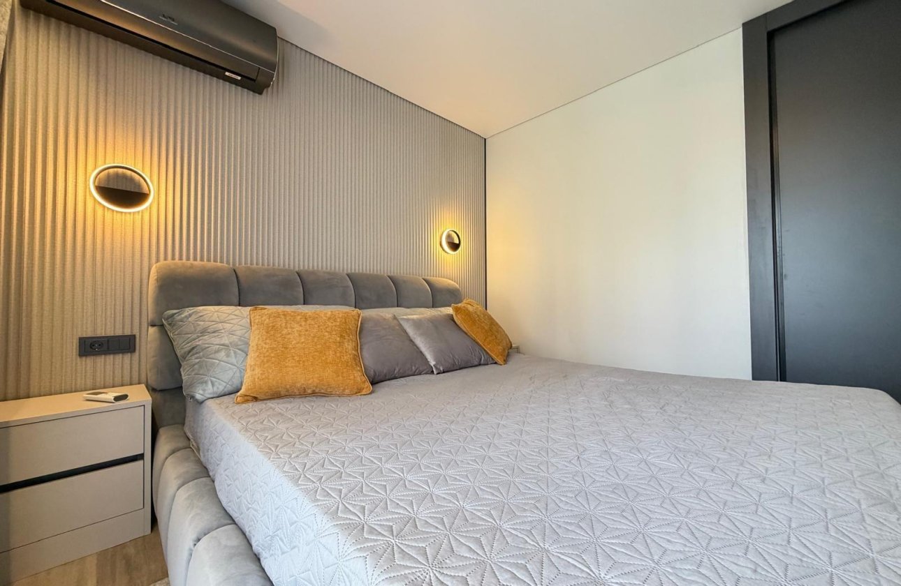 Revente - Villa -
Torrevieja - Punta Prima