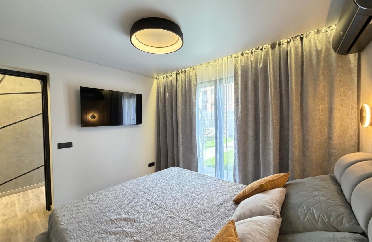 Revente - Villa -
Torrevieja - Punta Prima