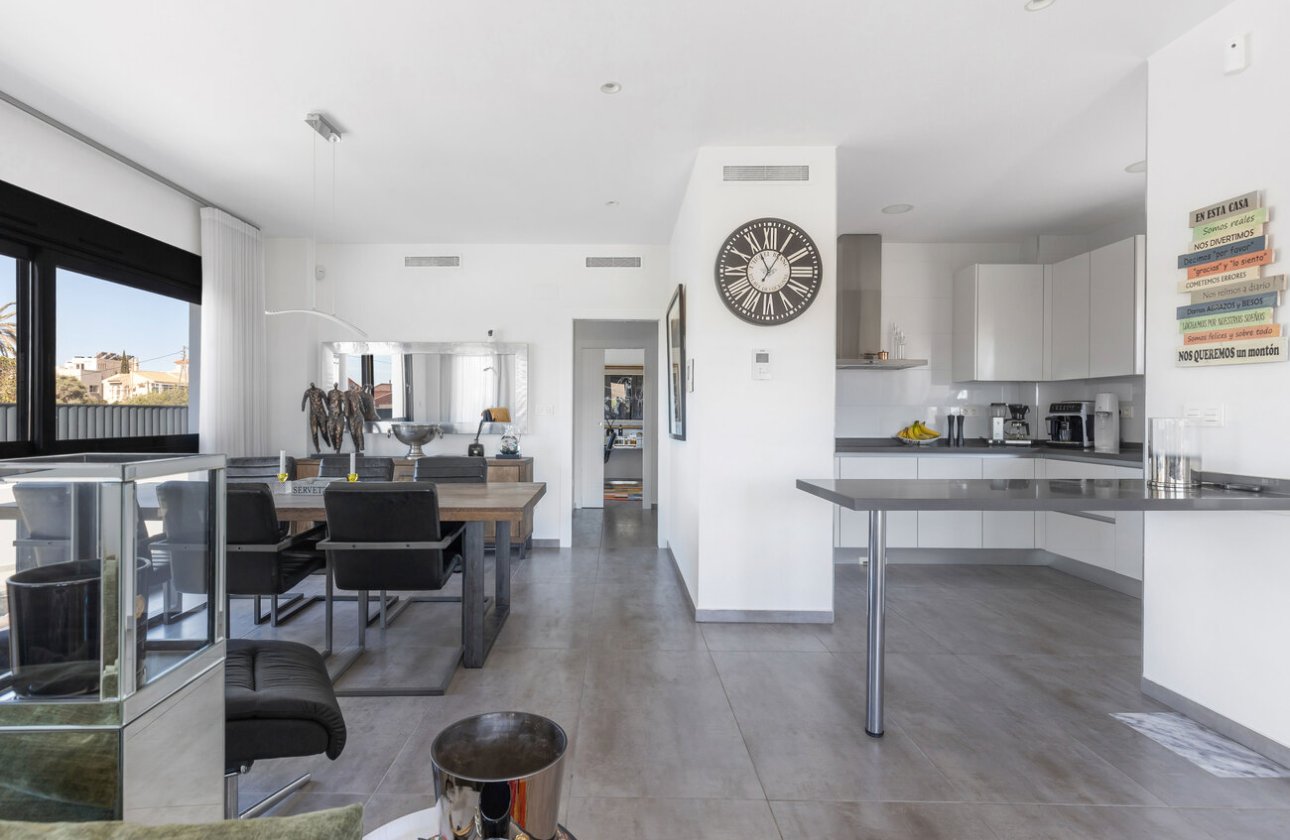 Revente - Villa -
Torrevieja - Rosaleda