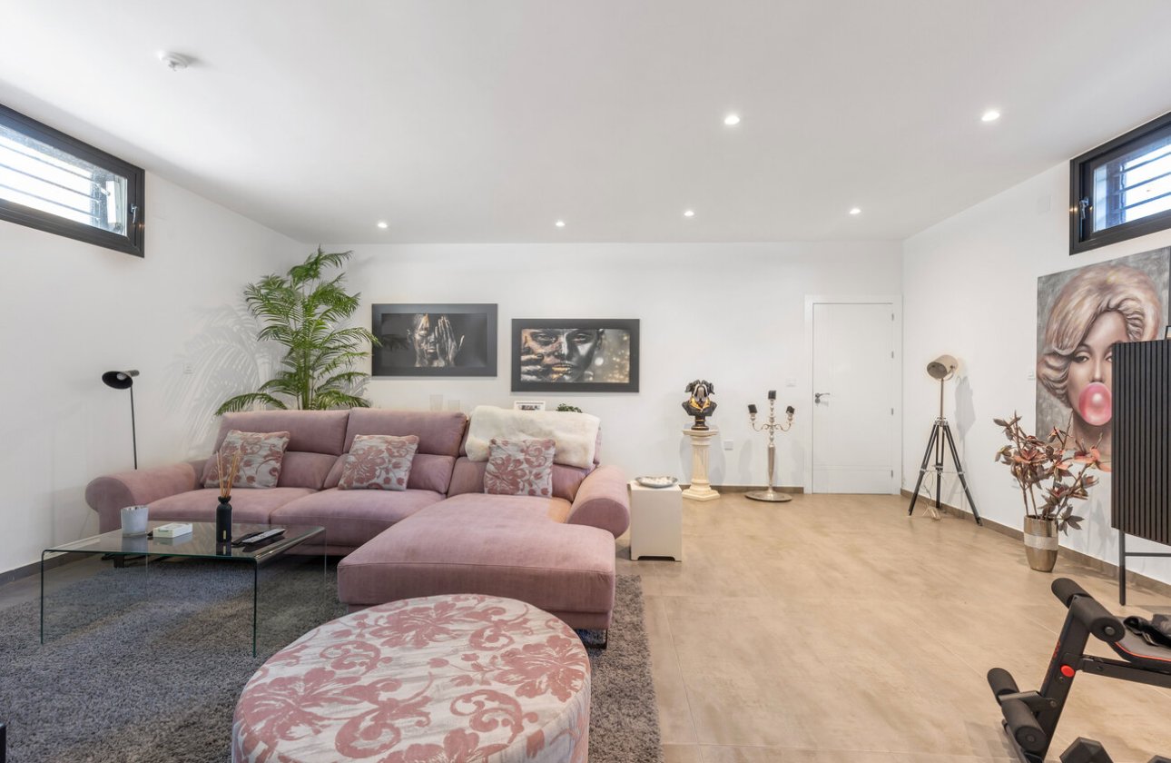 Revente - Villa -
Torrevieja - Rosaleda