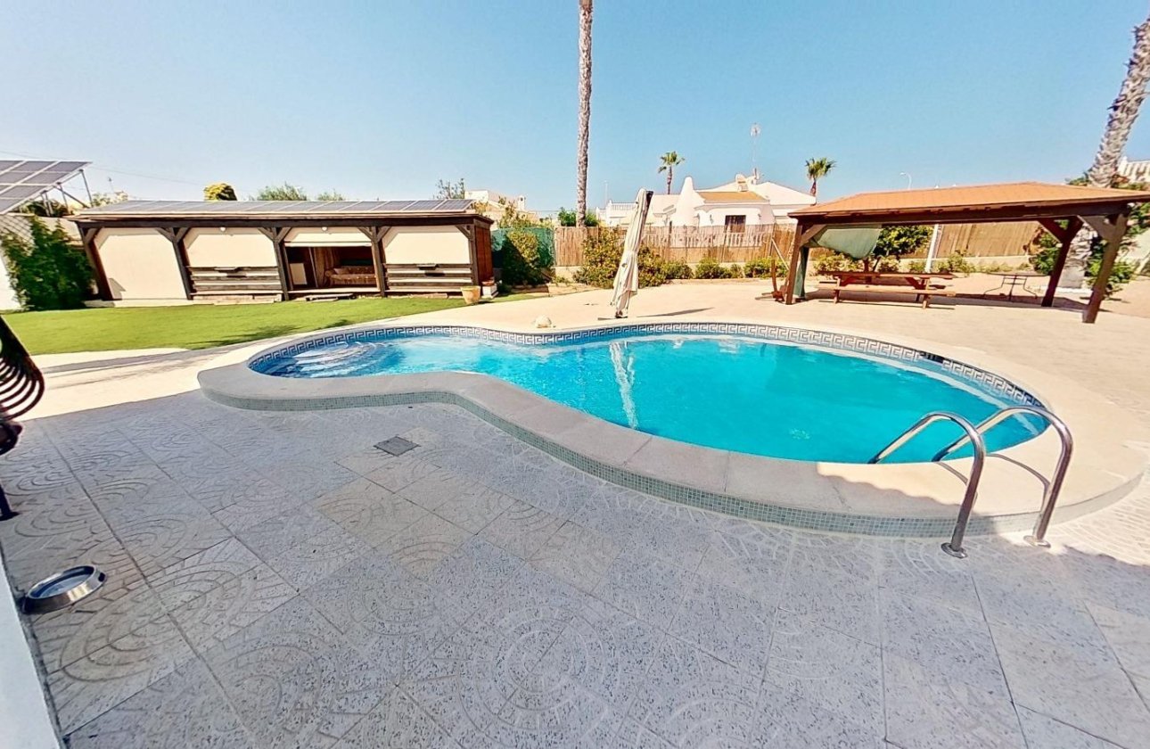 Revente - Villa -
Torrevieja - San Luis