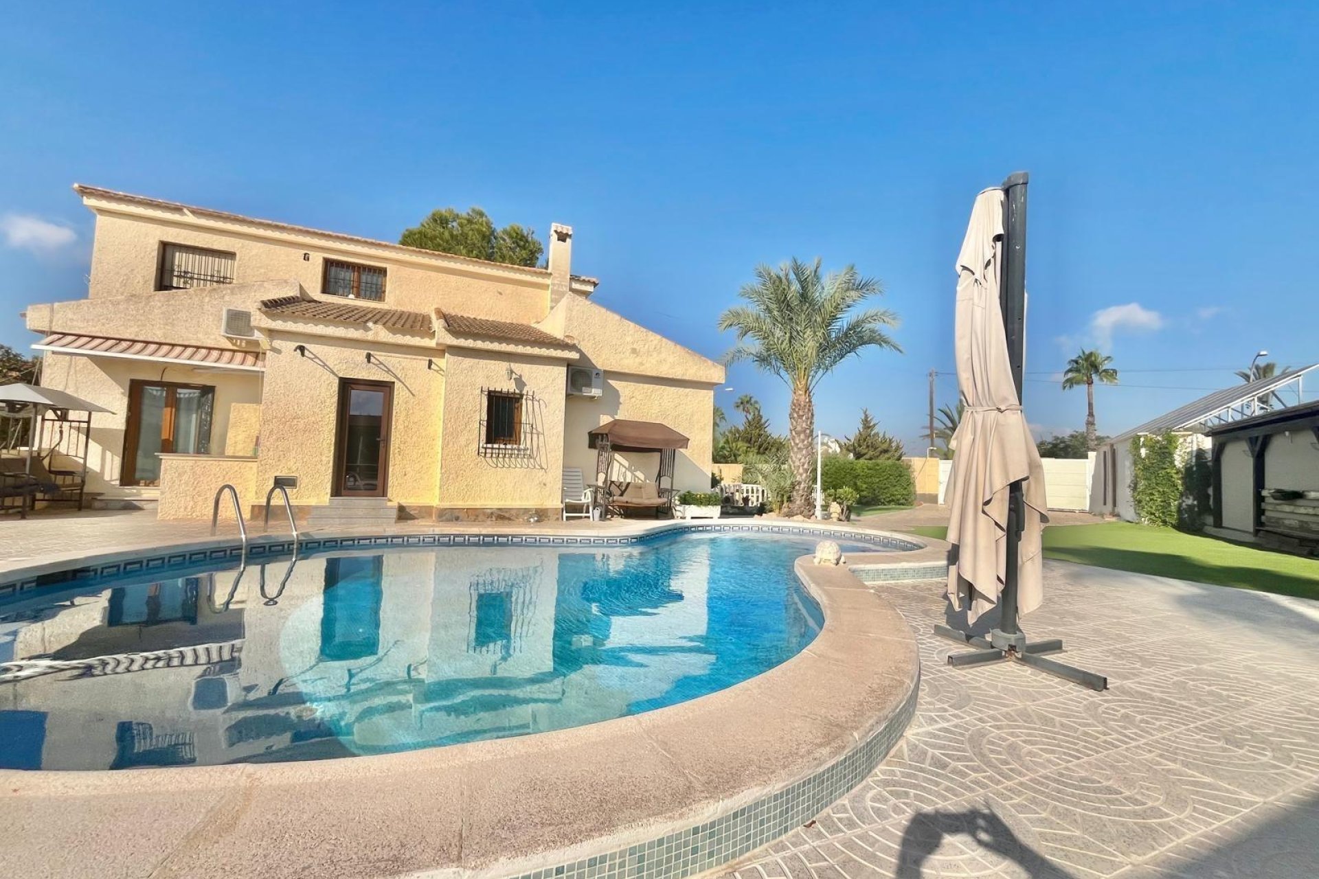 Revente - Villa -
Torrevieja - San Luis