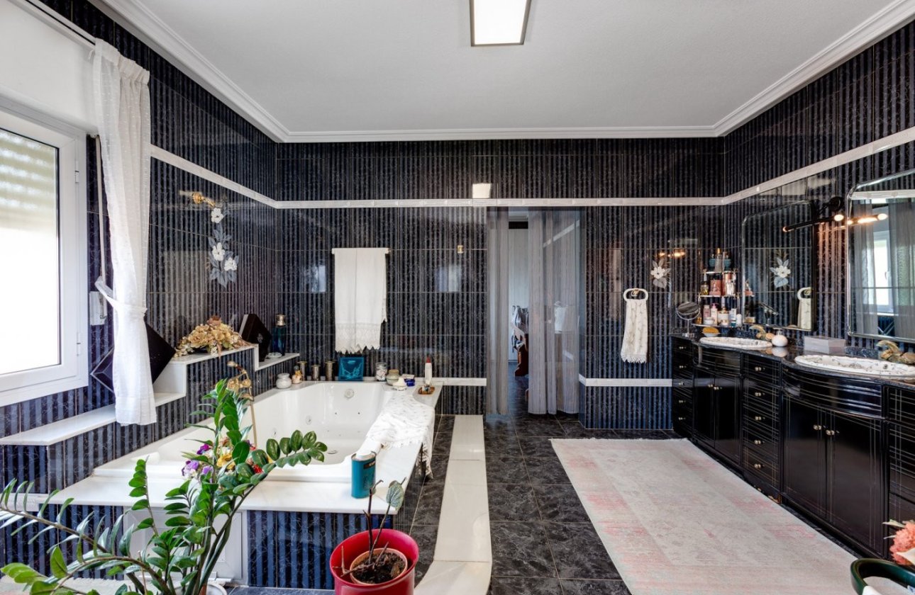 Revente - Villa -
Torrevieja - San Luis