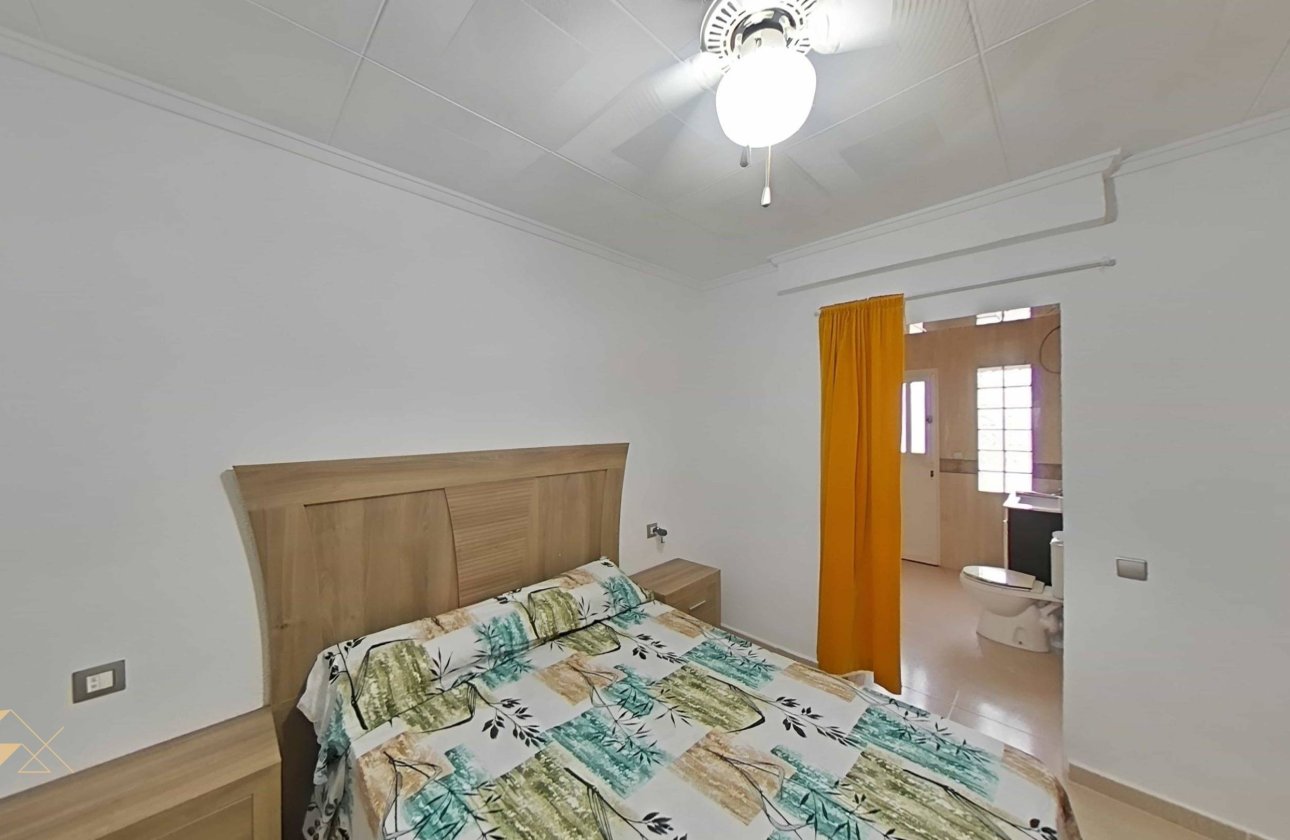 Revente - Villa -
Torrevieja - San Luis