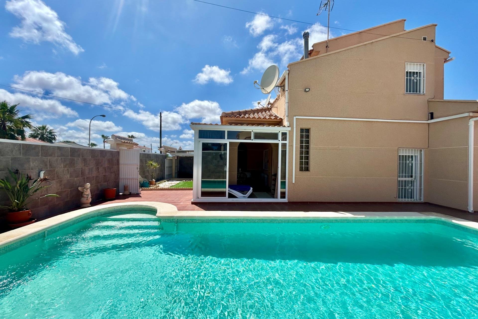 Revente - Villa -
Torrevieja - San Luis