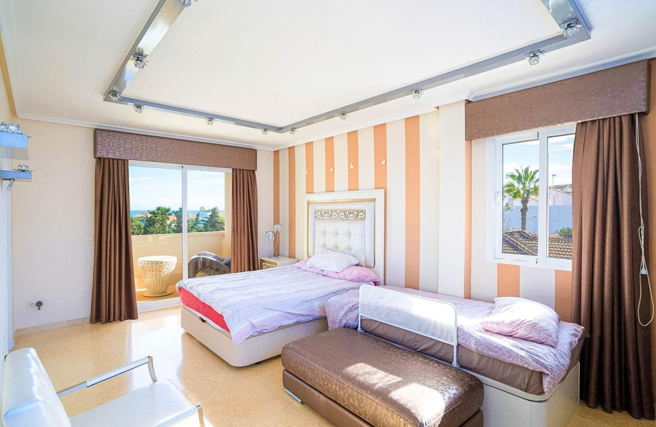 Revente - Villa -
Torrevieja - Torre La Mata