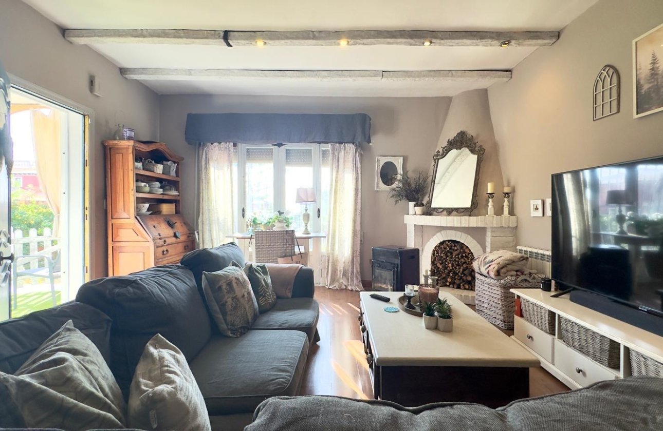 Revente - Villa -
Torrevieja - Torreblanca