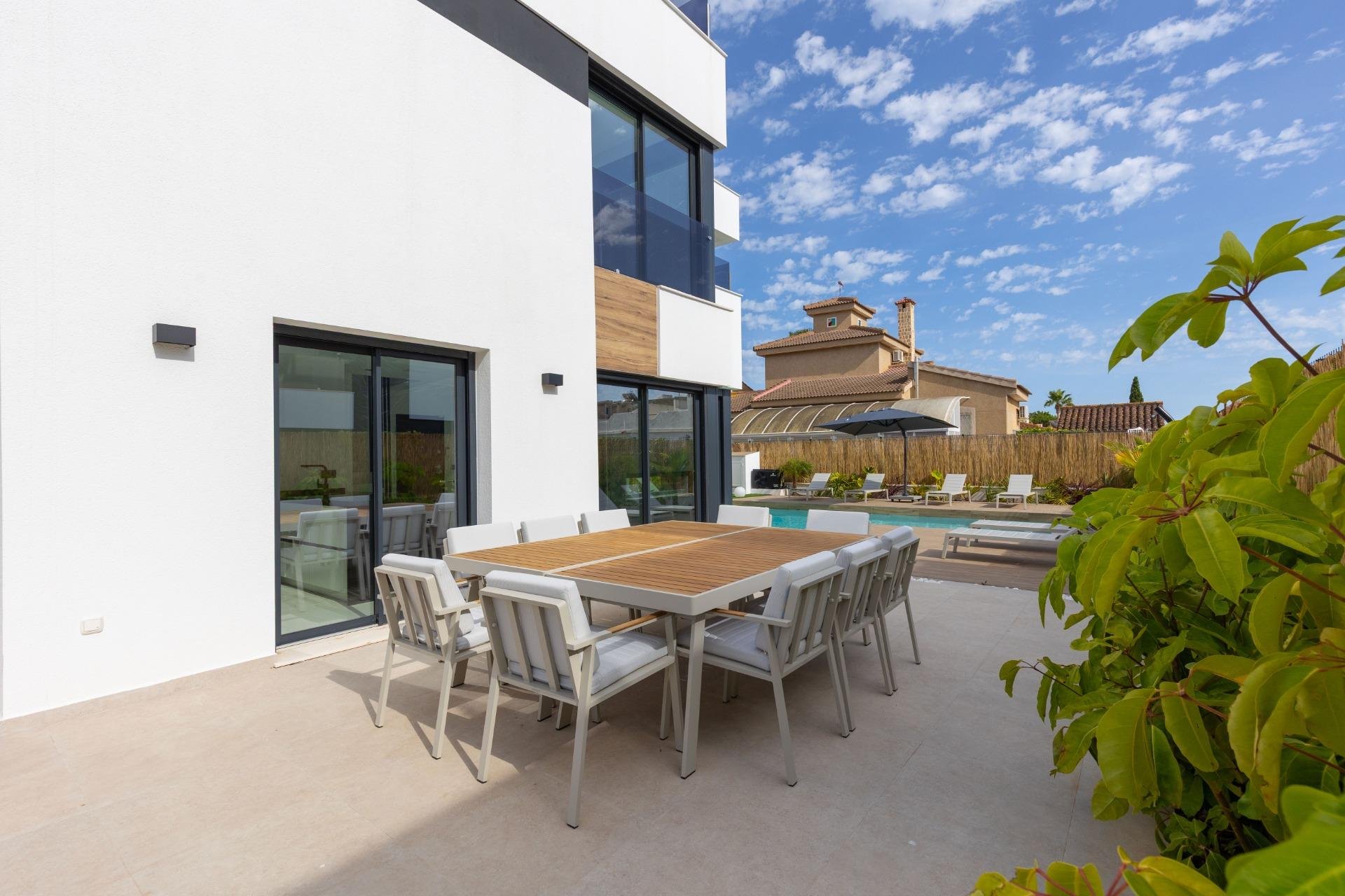 Revente - Villa -
Torrevieja - Torreta Florida