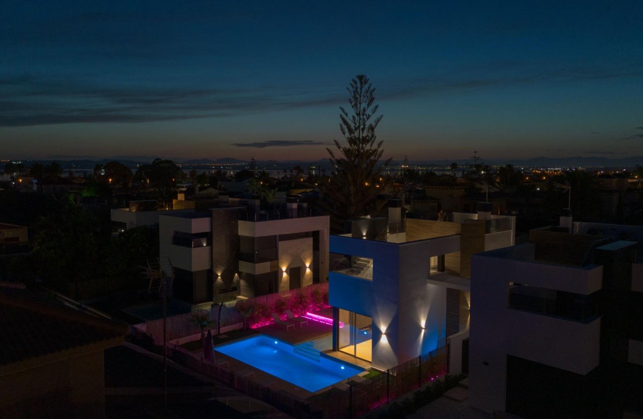 Revente - Villa -
Torrevieja - Torreta Florida