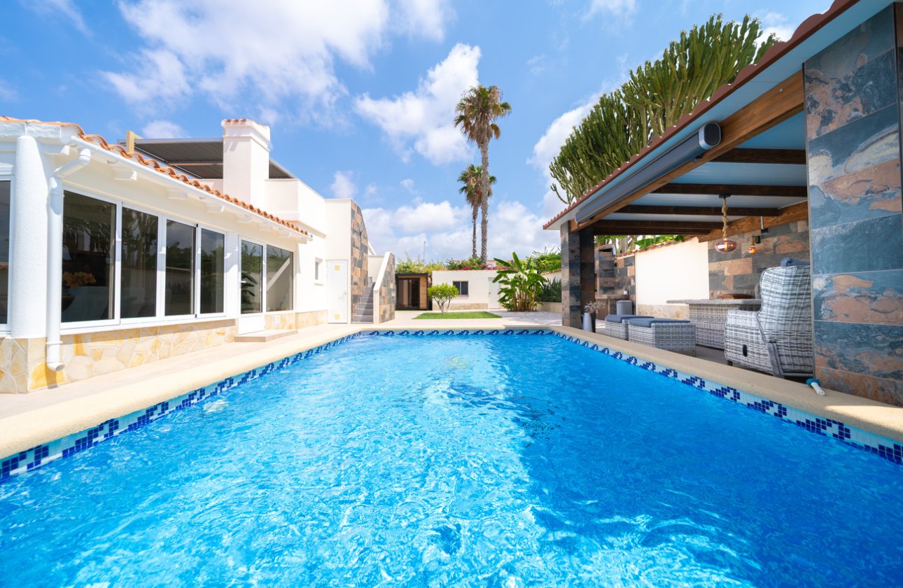 Revente - Villa -
Torrevieja - Torreta