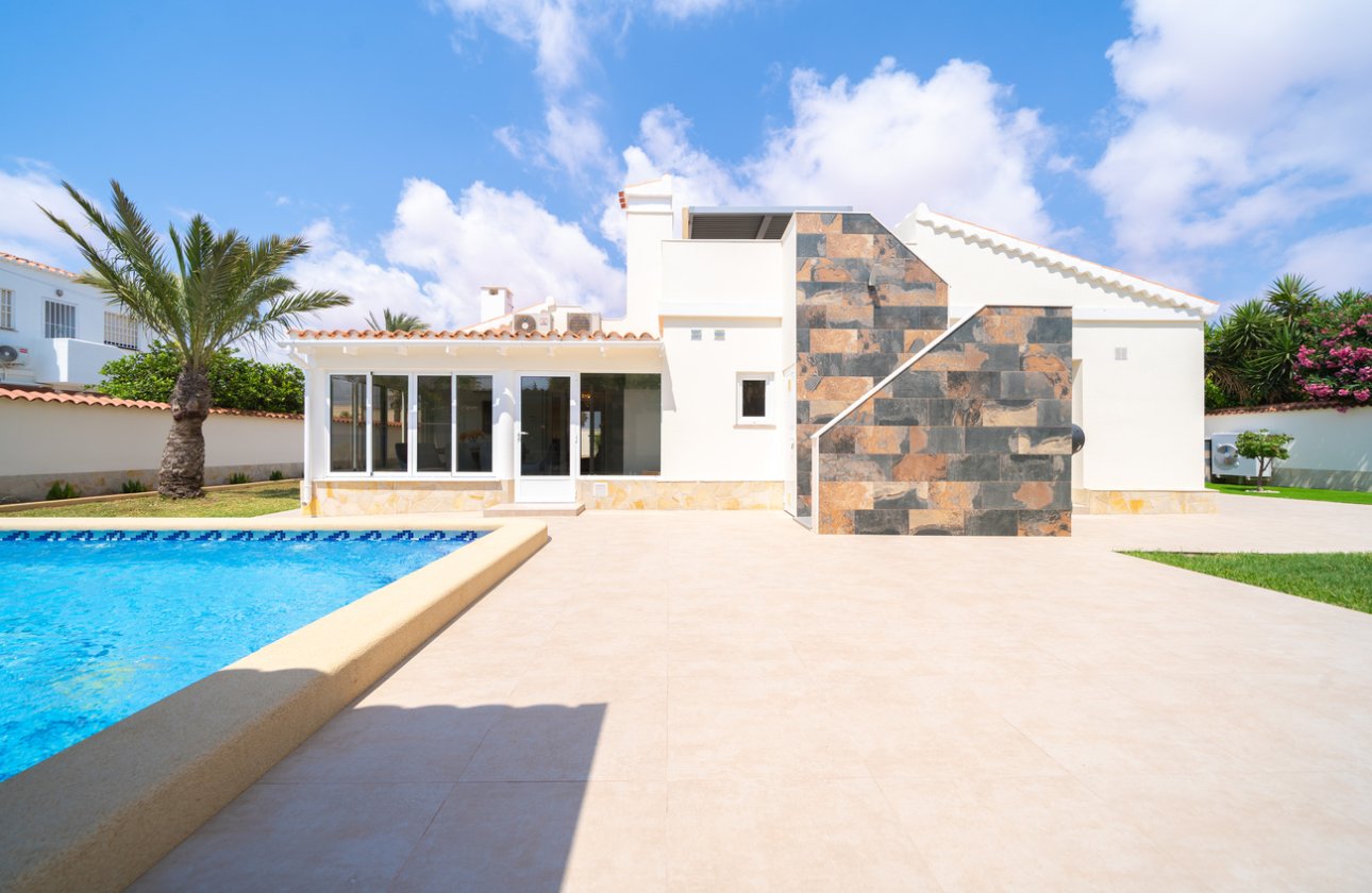 Revente - Villa -
Torrevieja - Torreta