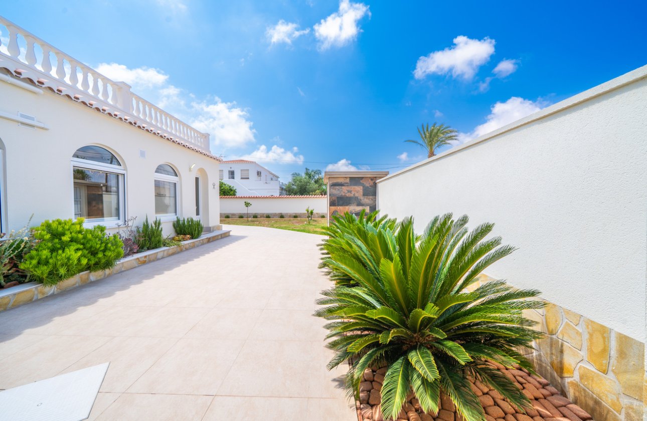 Revente - Villa -
Torrevieja - Torreta