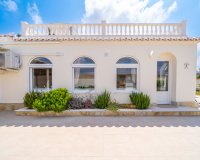 Revente - Villa -
Torrevieja - Torreta