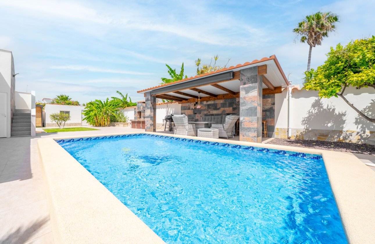 Revente - Villa -
Torrevieja - Torreta