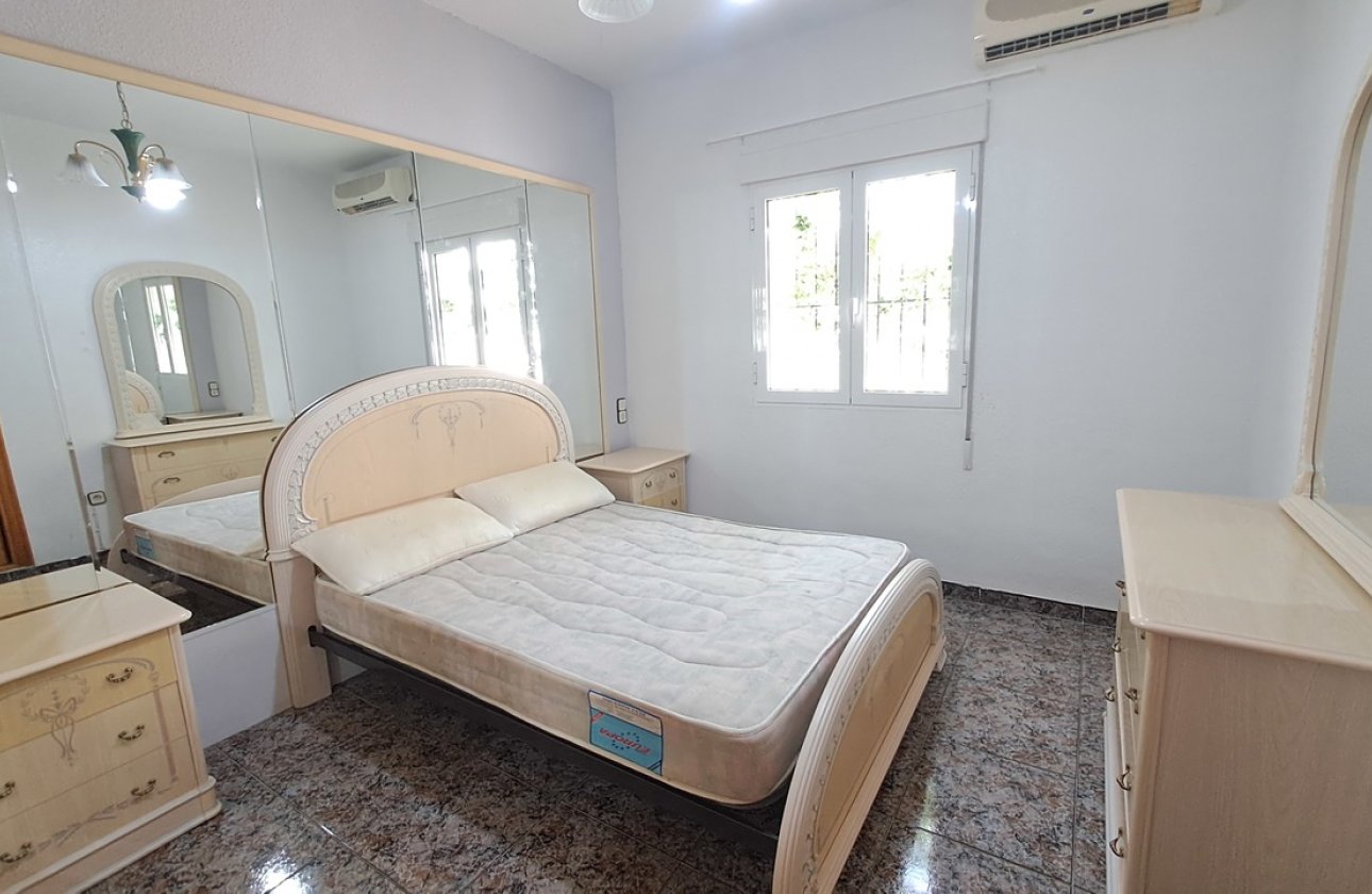 Revente - Villa -
Villamartin - Costa Blanca