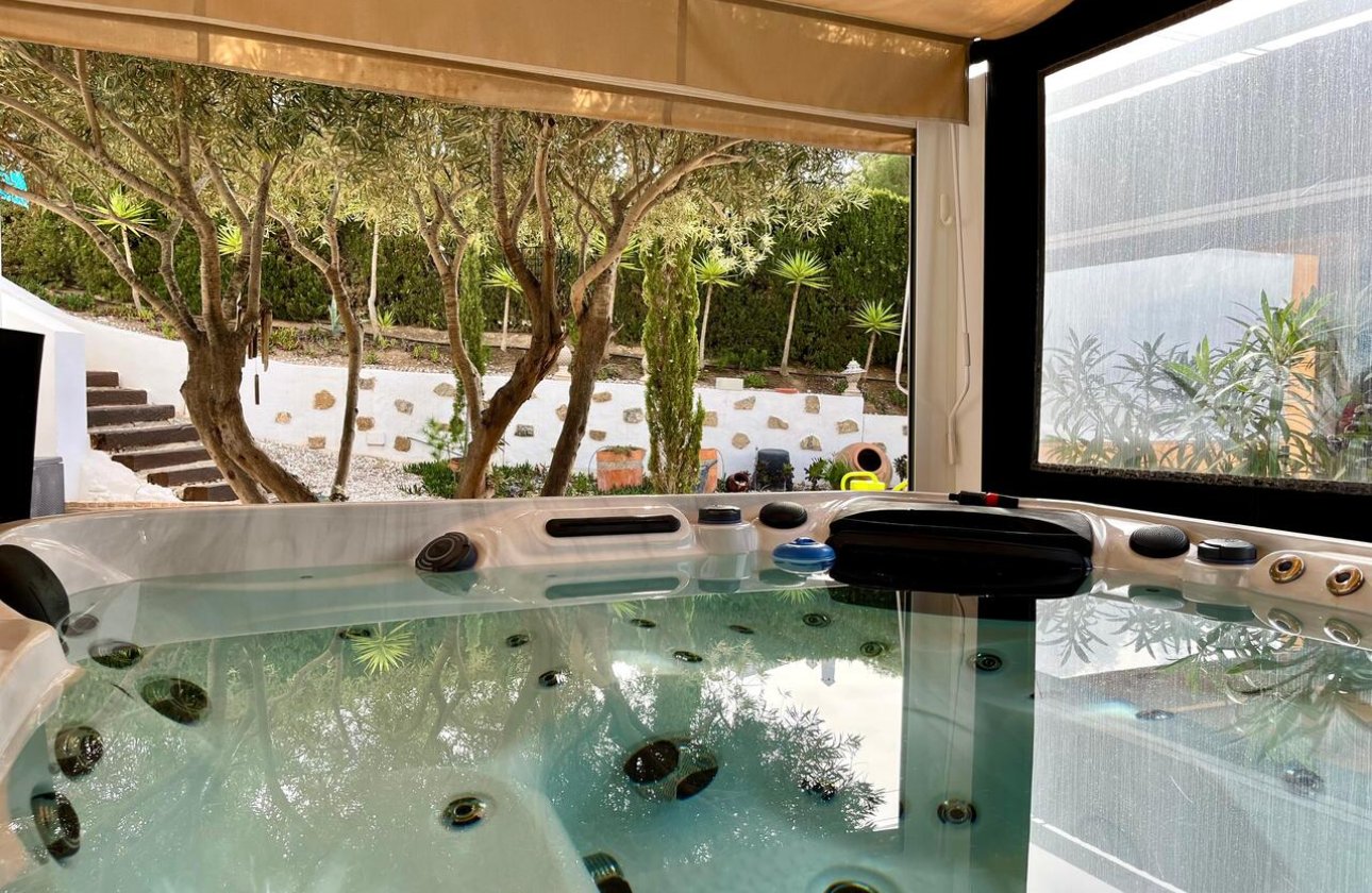 Revente - Villa -
Villamartin - Costa Blanca