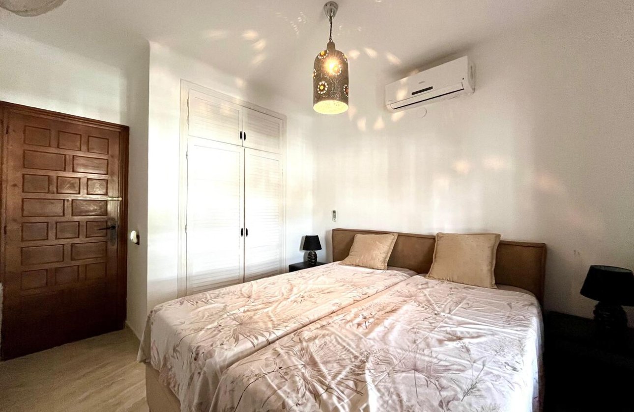 Revente - Villa -
Villamartin - Costa Blanca