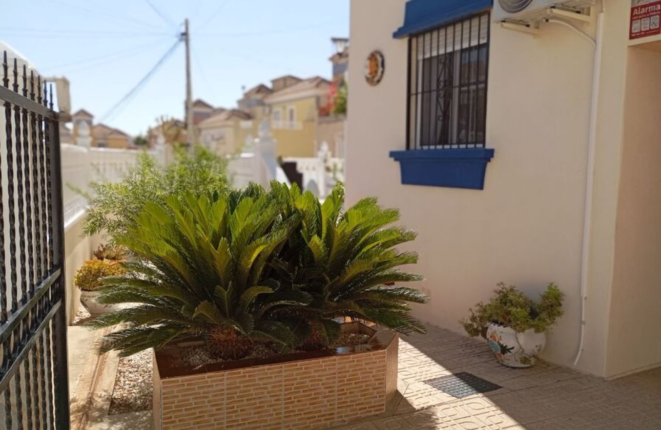 Revente - Villa -
Villamartin - Costa Blanca