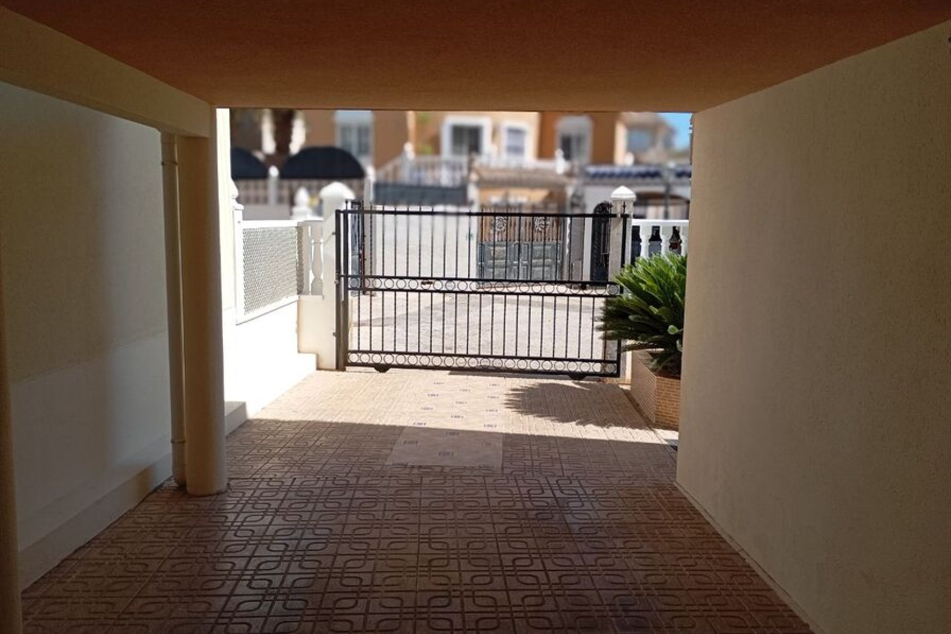 Revente - Villa -
Villamartin - Costa Blanca