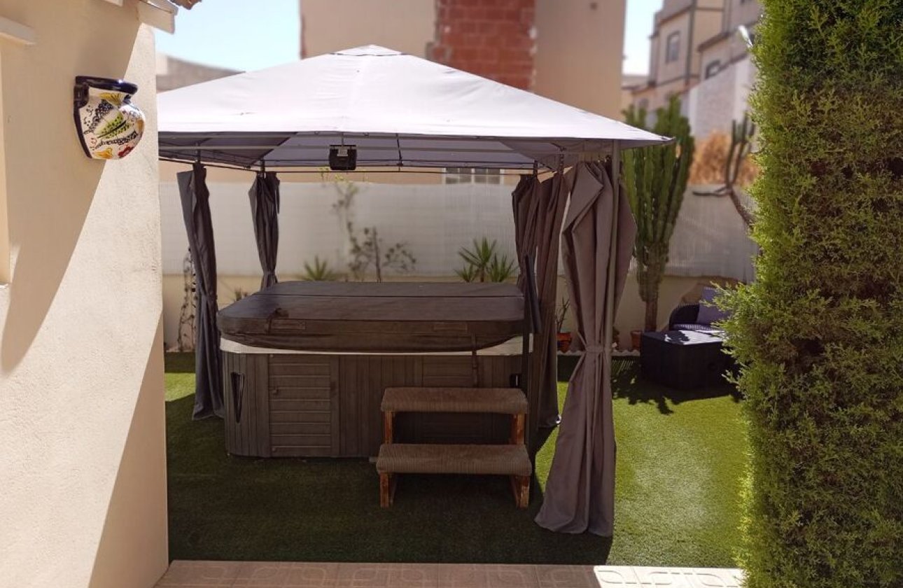 Revente - Villa -
Villamartin - Costa Blanca