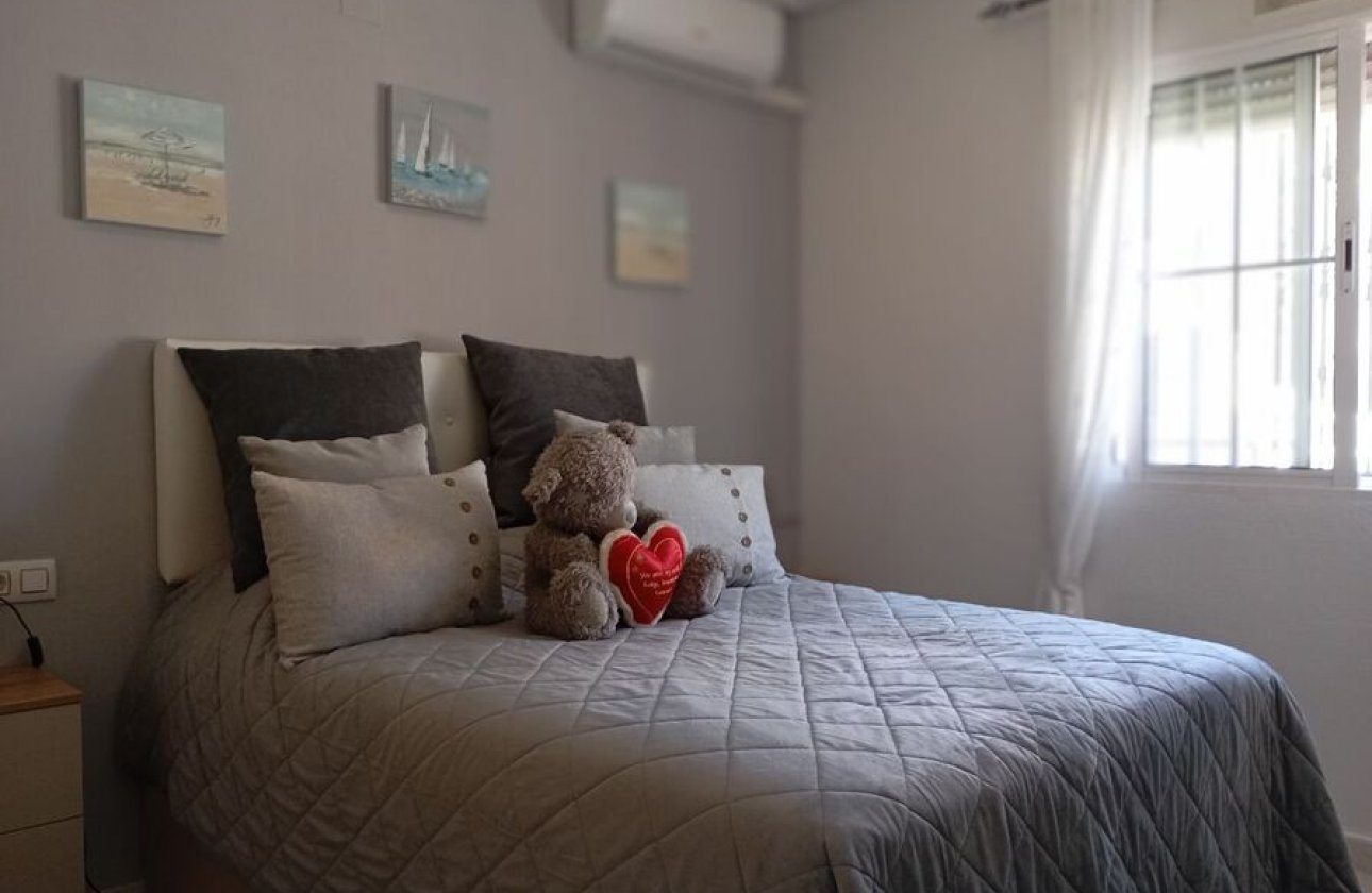 Revente - Villa -
Villamartin - Costa Blanca