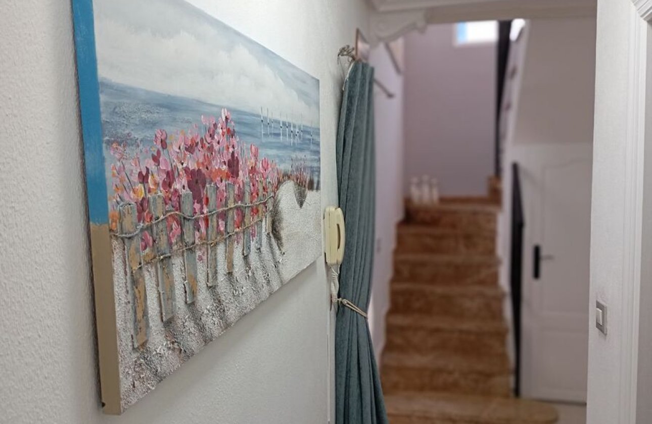 Revente - Villa -
Villamartin - Costa Blanca