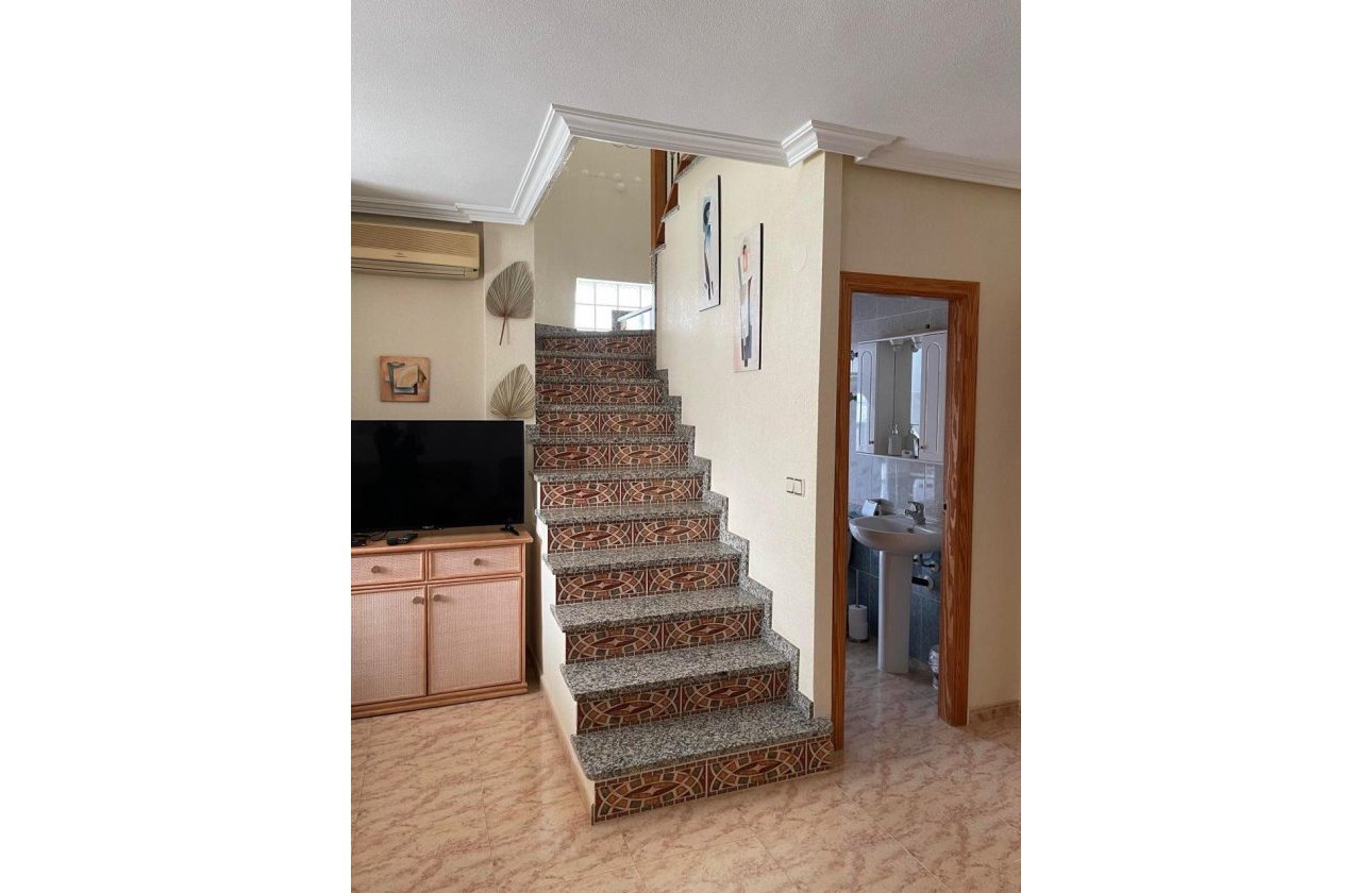 Revente - Villa -
Villamartin - Costa Blanca