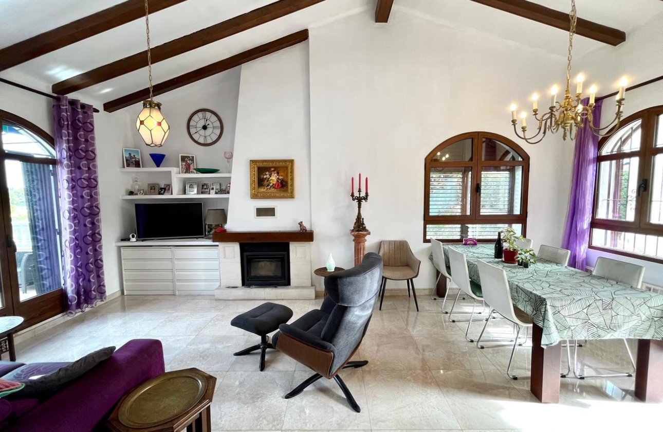 Revente - Villa -
Villamartin - Costa Blanca