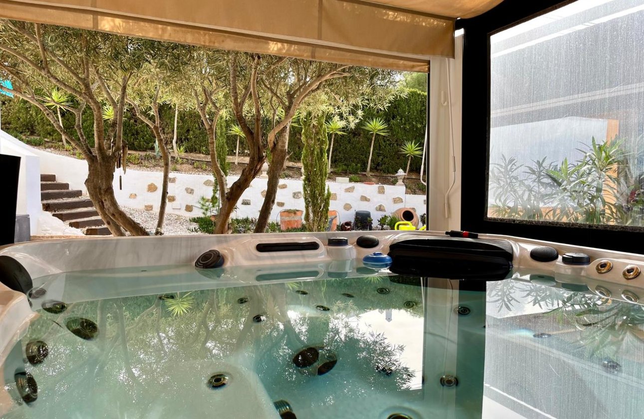 Revente - Villa -
Villamartin - Costa Blanca