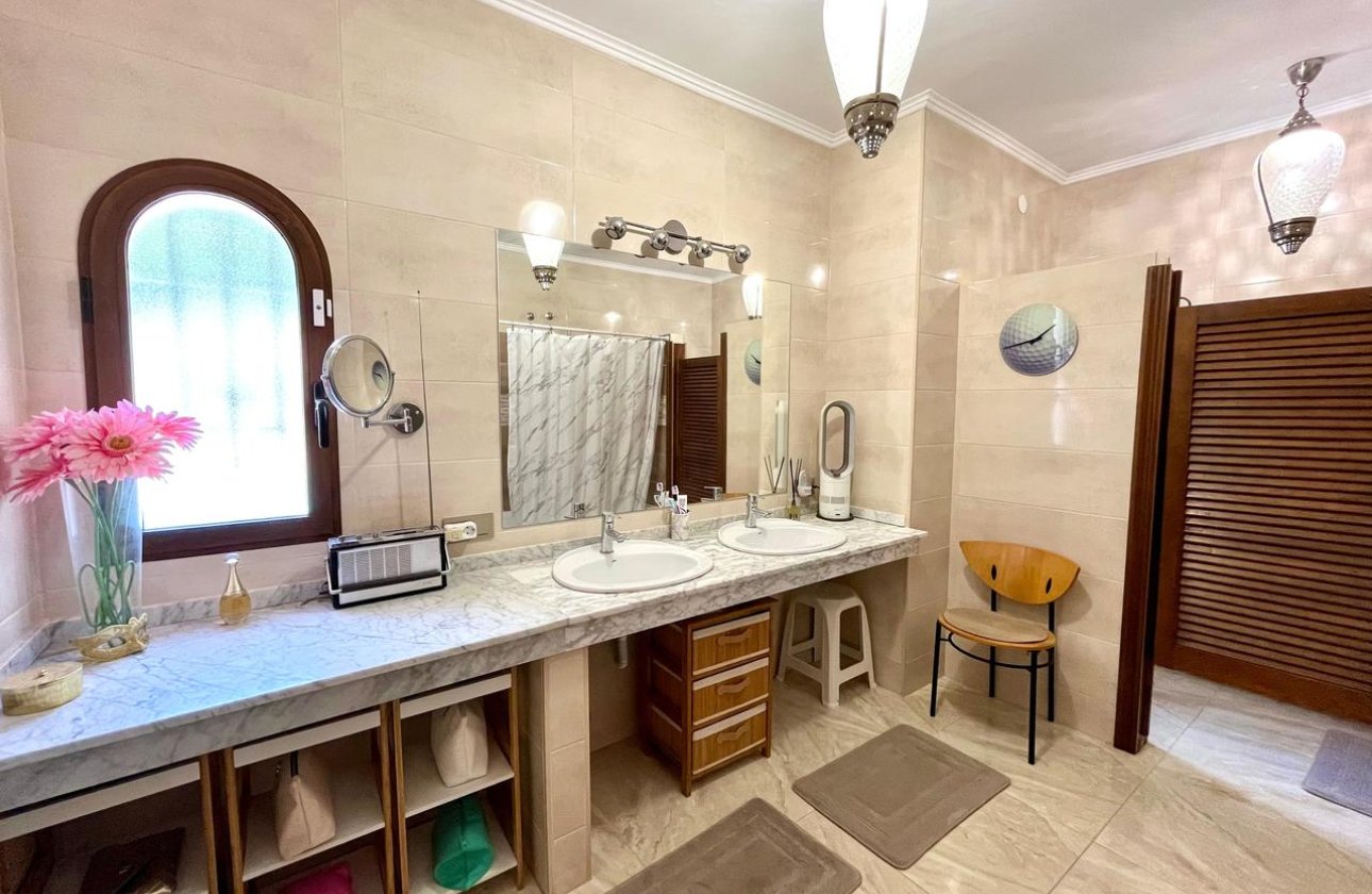 Revente - Villa -
Villamartin - Costa Blanca