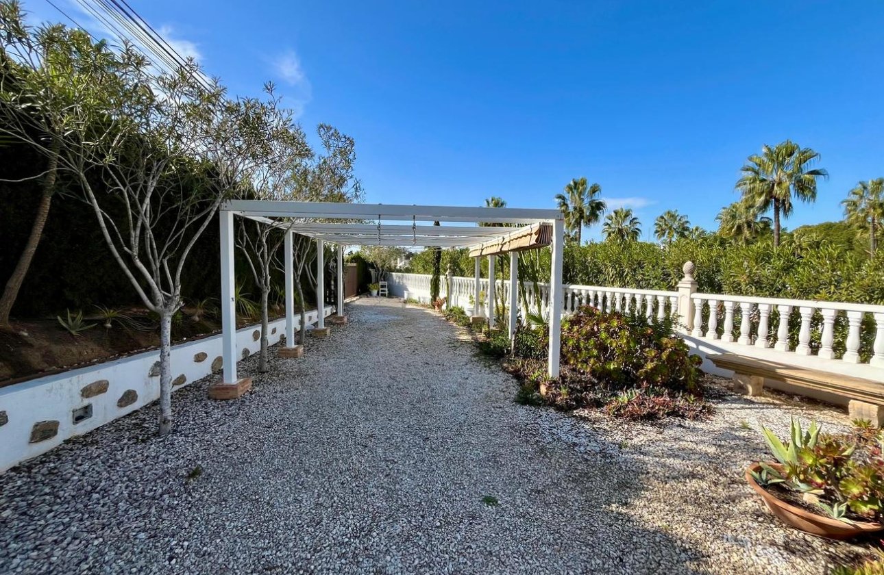 Revente - Villa -
Villamartin - Costa Blanca