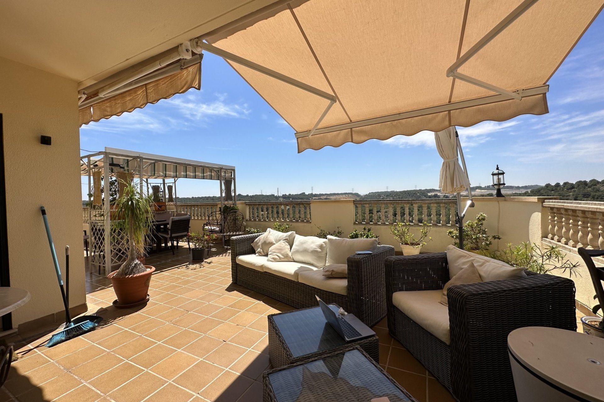 Revente - Villa -
Villamartin - Costa Blanca