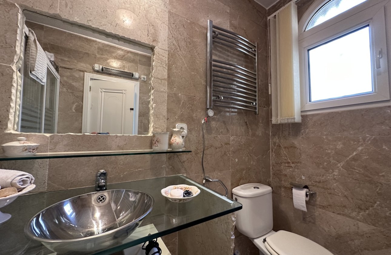 Revente - Villa -
Villamartin - Costa Blanca