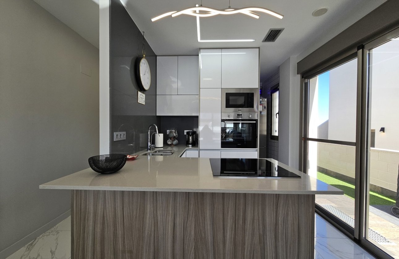 Revente - Villa -
Villamartin - Costa Blanca